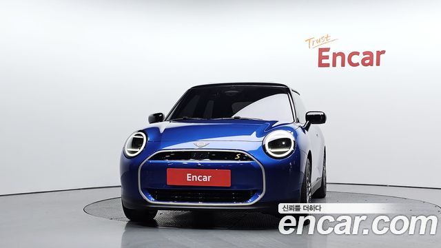 Mini Cooper SE Favoured — пробег 5 895 км — фото 3 из 5
