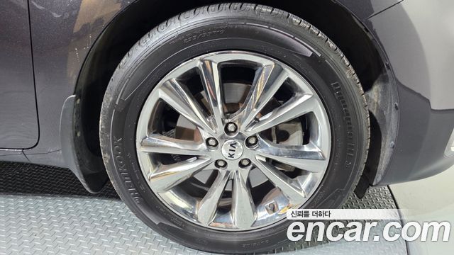 Kia Carnival Gasoline 9-Seater Noblesse Special — пробег 160 304 км — фото 5 из 5