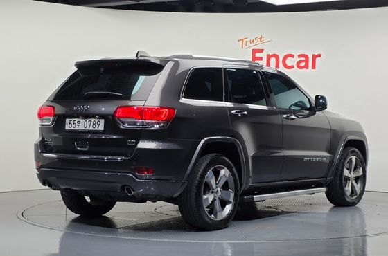 Jeep Cherokee 3.0 Diesel Overland WK2 — пробег 108 368 км — фото 2 из 5