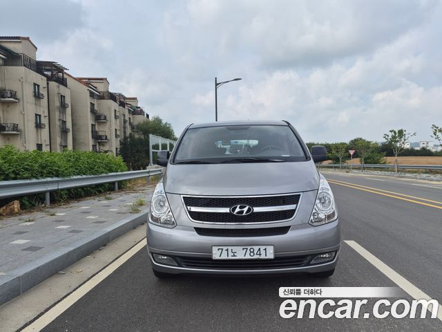 Hyundai Starex 12-Seater Wagon CVX Premium — пробег 194 000 км — фото 3 из 5