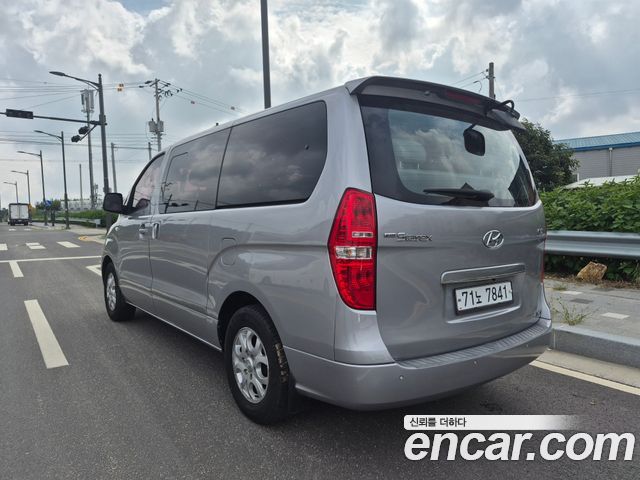 Hyundai Starex 12-Seater Wagon CVX Premium — пробег 194 000 км — фото 4 из 5