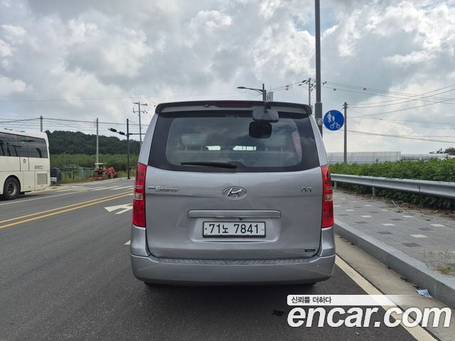 Hyundai Starex 12-Seater Wagon CVX Premium — пробег 194 000 км — фото 5 из 5