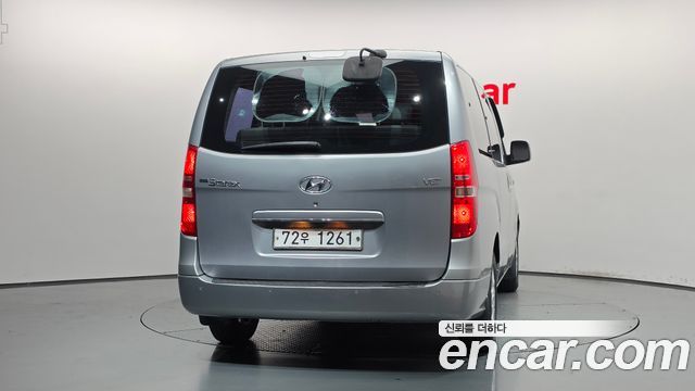 Hyundai Starex 12-Seater Wagon CVX Deluxe — пробег 167 948 км — фото 4 из 5