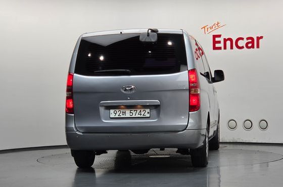 Hyundai Starex 3-Seater VAN CVX Deluxe — пробег 142 993 км — фото 4 из 5