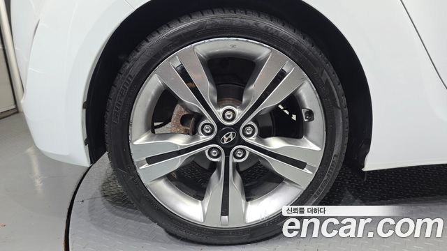 Hyundai Veloster PYL — пробег 95 137 км — фото 5 из 5