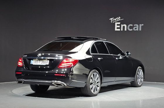 Mercedes-Benz E-Class E450 4MATIC Exclusive — пробег 9 780 км — фото 2 из 5