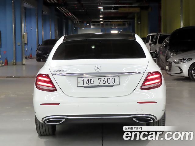 Mercedes-Benz E-Class из Кореи Encar