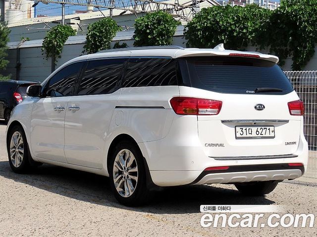 Kia Carnival Gasoline 7-seater Limousine President — пробег 133 450 км — фото 3 из 5