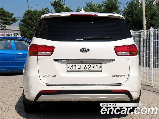 Kia Carnival Gasoline 7-seater Limousine President — пробег 133 450 км — фото 4 из 5