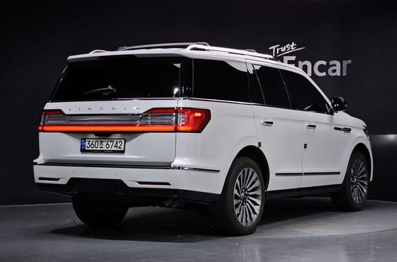 Lincoln Navigator 3.5L — пробег 123 198 км — фото 2 из 5
