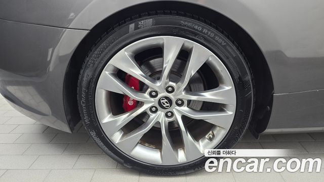 Hyundai Genesis из Кореи Encar