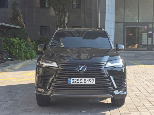 Lexus LX 700h Overtrail — пробег 12 км — фото 1 из 5