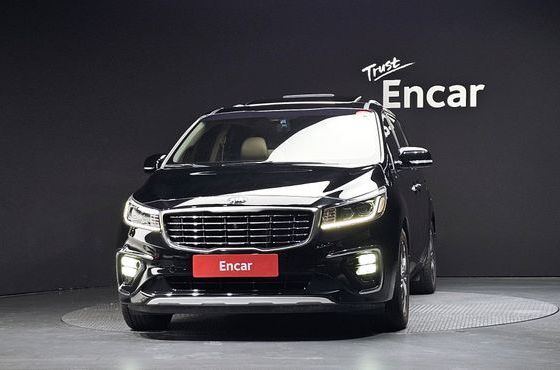 Kia Carnival 9-Seater Noblesse Special — пробег 101 318 км — фото 3 из 5