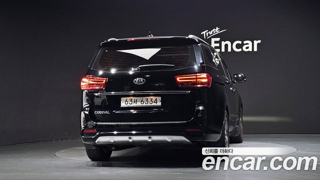 Kia Carnival из Кореи Encar