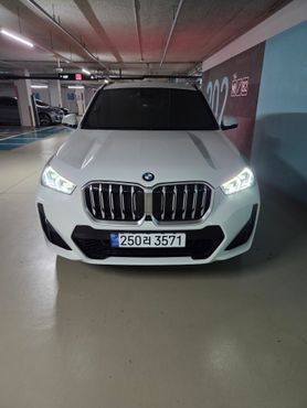 BMW X1 sDrive 20i M Sport — пробег 9 870 км — фото 1 из 5