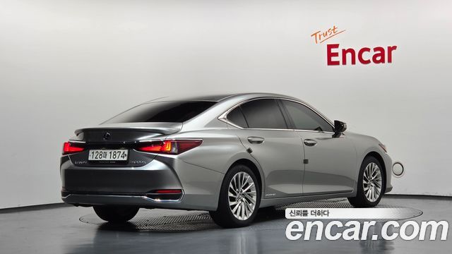 Lexus ES Executive — пробег 126 647 км — фото 2 из 5