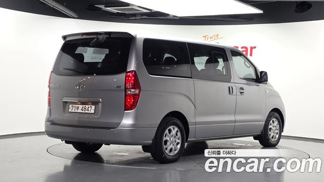 Hyundai Starex 11-Seater Wagon CVX Luxury — пробег 188 375 км — фото 2 из 5
