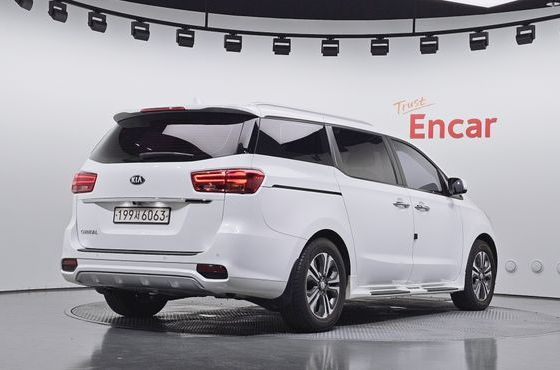 Kia Carnival 9-Seater Luxury — пробег 85 203 км — фото 2 из 5