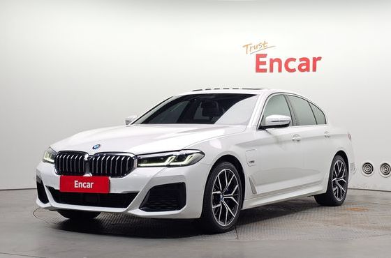 BMW 5-Series 530e M Sport — пробег 57 036 км — фото 1 из 5