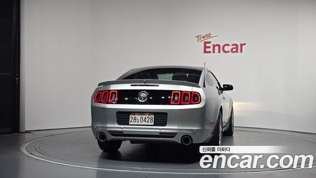 Ford Mustang Coupe — пробег 92 301 км — фото 4 из 5