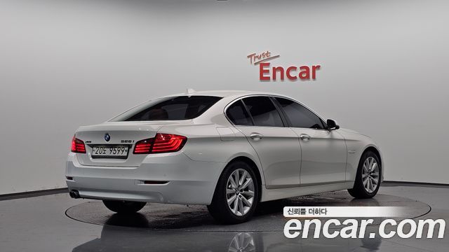 BMW 5-Series 528i xDrive — пробег 87 489 км — фото 2 из 5