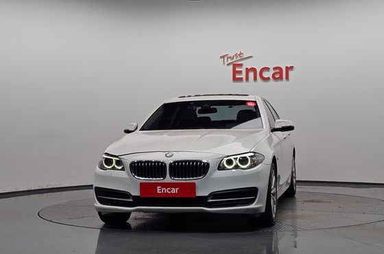 BMW 5-Series 528i xDrive — пробег 87 489 км — фото 3 из 5