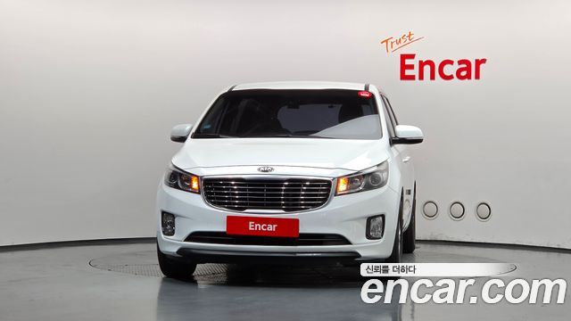 Kia Carnival 11-seater Deluxe — пробег 156 603 км — фото 3 из 5