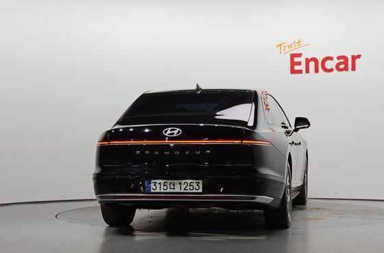 Hyundai Grandeur Premium — пробег 56 819 км — фото 4 из 5