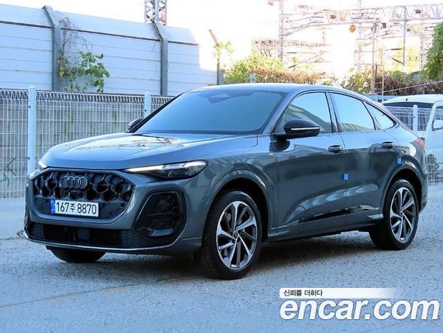 Audi Q5 40 TFSI Quattro Sportback S Line — пробег 12 304 км — фото 2 из 3