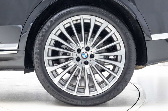BMW X7 xDrive 40i Design Pure Excellence 6-Seater — пробег 4 600 км — фото 5 из 5