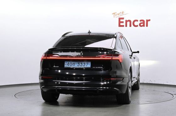 Audi e-tron 55 Quattro Sportback — пробег 85 434 км — фото 4 из 5