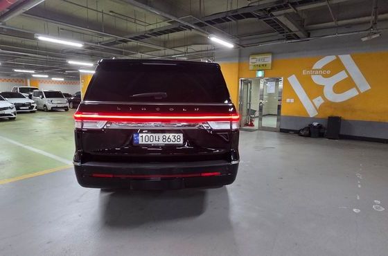 Lincoln Navigator 3.5L Black Label — пробег 66 751 км — фото 4 из 5