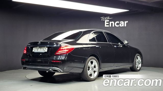 Mercedes-Benz E-Class из Кореи Encar