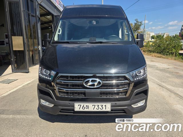 Hyundai Solati 11-Seater Luxury — пробег 15 817 км — фото 1 из 2