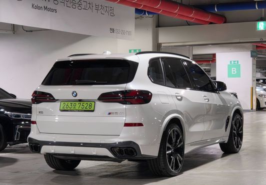 BMW X5 M60i — пробег 4 810 км — фото 4 из 5