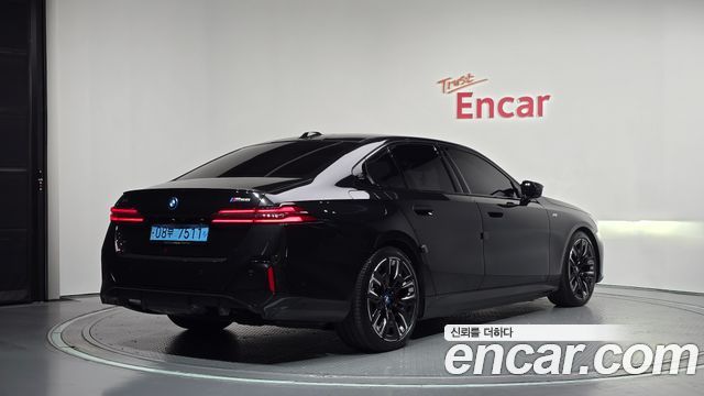 BMW i5 M60 xDrive — пробег 36 743 км — фото 2 из 5