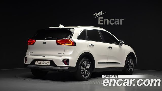 Kia Niro 1.6 HEV Noblesse Special — пробег 168 747 км — фото 2 из 5
