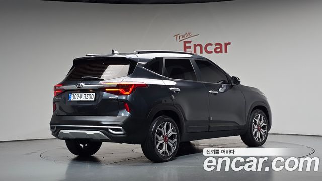 Kia Seltos из Кореи Encar