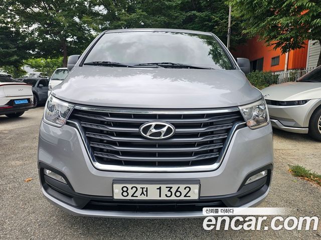 Hyundai Starex Van 3-Seater Smart — пробег 60 680 км — фото 1 из 5
