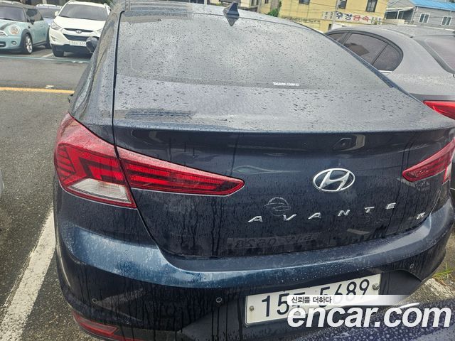 Hyundai AVANTE 1.6 Smart Choice — пробег 136 000 км — фото 4 из 5