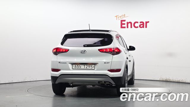 Hyundai Tucson Diesel 2.0 2WD Style — пробег 121 576 км — фото 4 из 5
