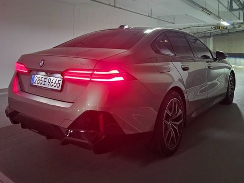 BMW 5-Series 520i M Sport — пробег 4 000 км — фото 4 из 5