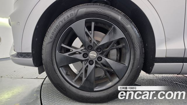 Genesis GV70 из Кореи Encar
