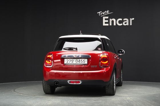 Mini Cooper 5Door HIGH 3rd — пробег 72 905 км — фото 4 из 5