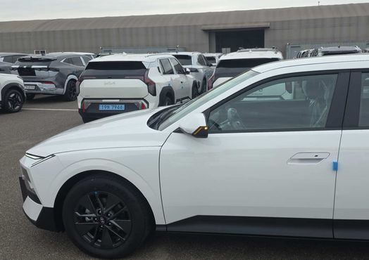Hyundai AVANTE 2.0 Modern — пробег 1 км — фото 2 из 5