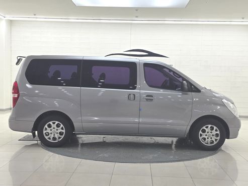 Hyundai Starex 12-Seater Wagon CVX Deluxe — пробег 163 800 км — фото 3 из 5