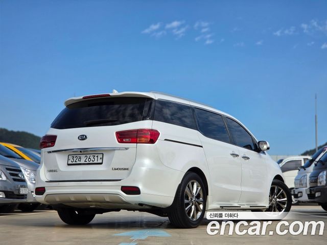 Kia Carnival 7-Seater Limousine President — пробег 164 036 км — фото 2 из 5