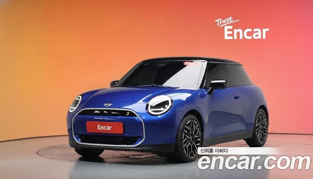 Mini Cooper SE Favoured — пробег 9 857 км — фото 1 из 5