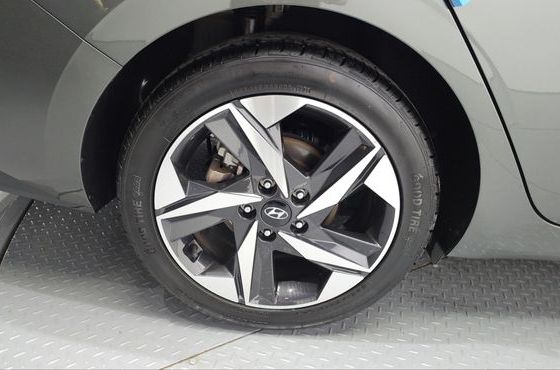 Hyundai AVANTE Inspiration — пробег 75 788 км — фото 5 из 5