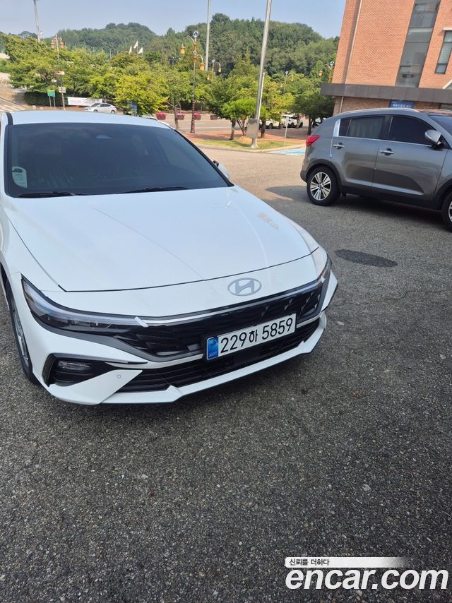 Hyundai AVANTE 1.6 Smart — пробег 1 300 км — фото 1 из 5